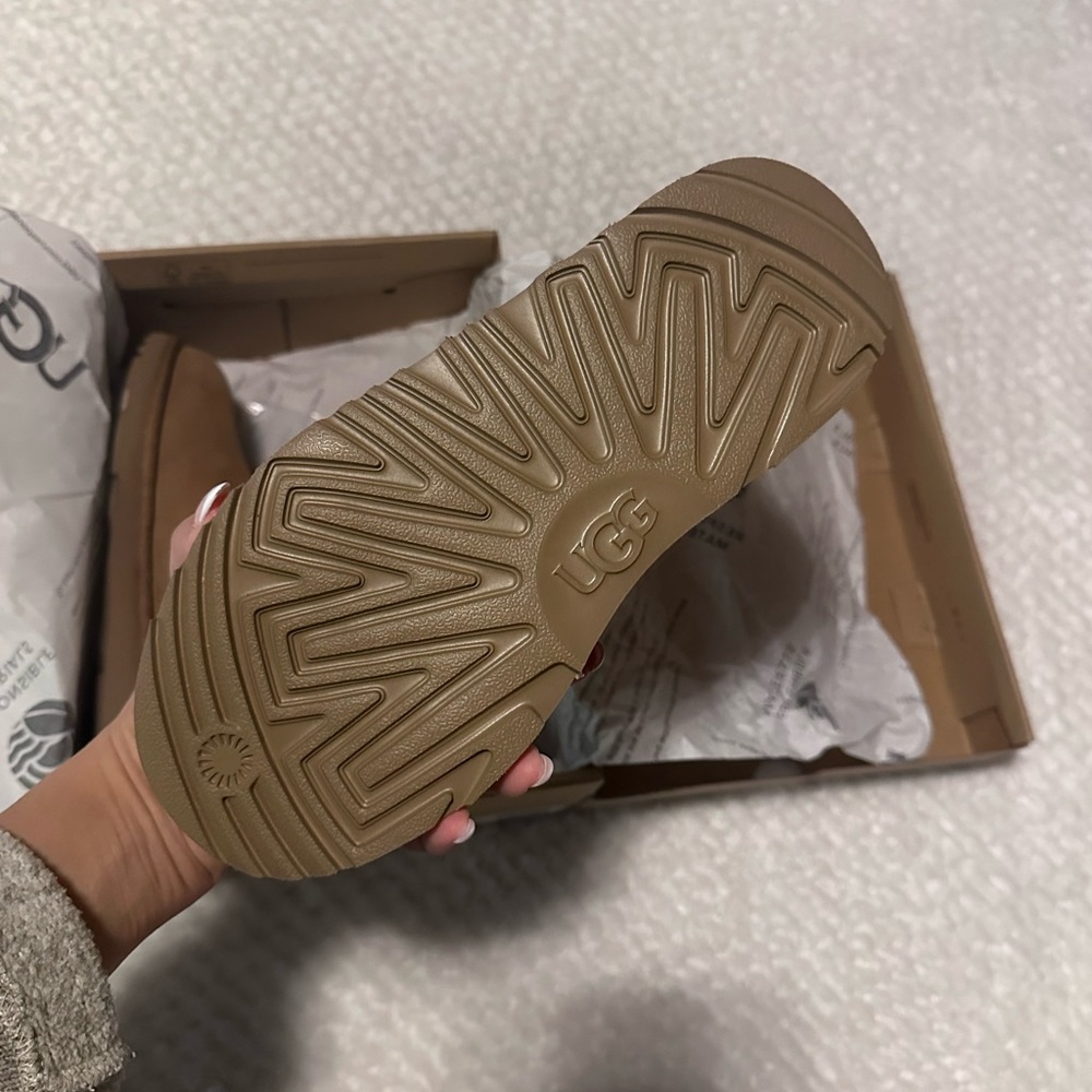 Ultra mini Uggs - Picture 3 of 4